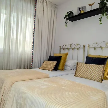 Noray Playa Seafront, San Pedro De Alcantara * 马尔韦利亚